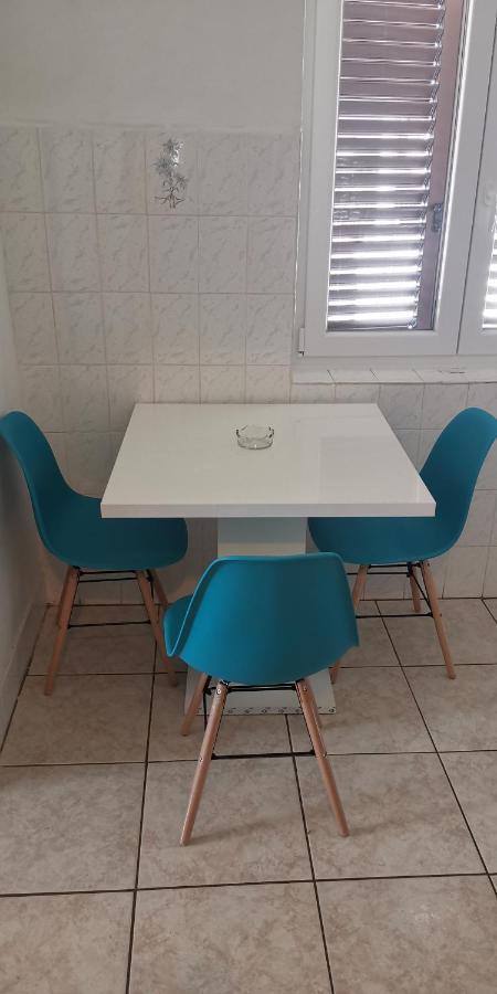 App-Amelijas Apartment Zambratija  Exterior photo