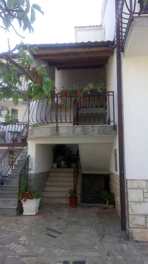 App-Amelijas Apartment Zambratija  Exterior photo